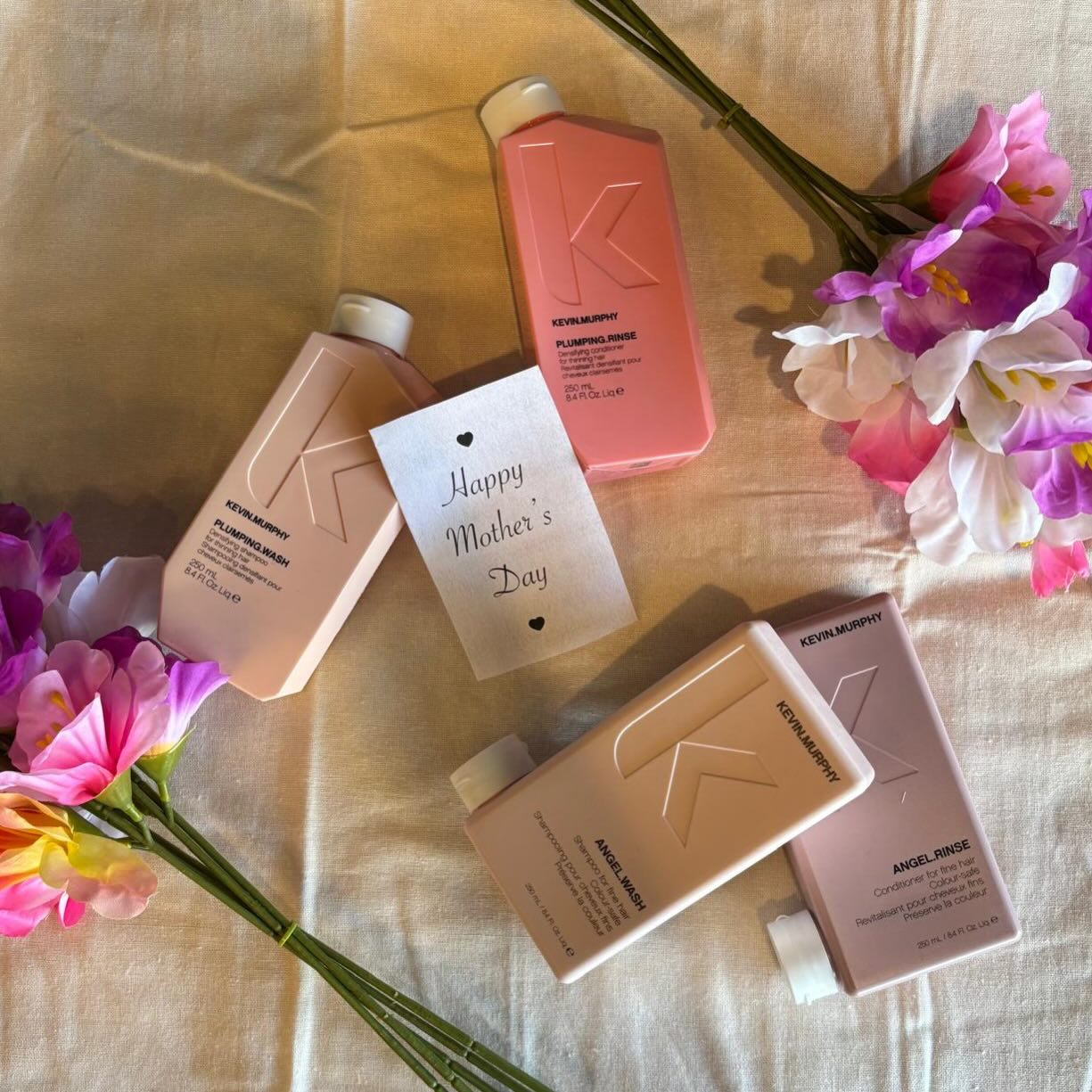 🌸 MOEDERDAG WINACTIE 🌸

Wil jij jouw moeder verrassen met iets moois? Dan is dit jouw kans! 💕Vertel ons waarom jouw moeder het verdient om te winnen en maak kans op een prachtig cadeau 🎁

🌺Hoe werkt de moederdagactie?🌺

Laat tussen 2 mei en 8 mei in de reacties weten waarom jouw moeder de liefste is en deze prijs moet winnen. Hoe persoonlijker, hoe leuker! 

We kiezen 3 winnaars en zij ontvangen elk 2 heerlijke haarverzorgingsproducten om aan moeders te geven 💇‍♀️

🏆 Op 8 mei in de ochtend maken we de 3 winnaars bekend. Succes! 😍